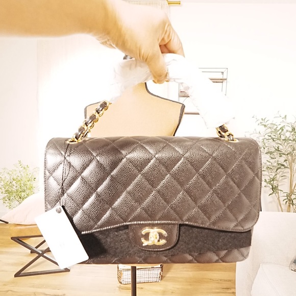Chanel Classic Double Flap Bag in Caviar Leather - Picture 4 of 10
